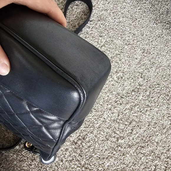 CHANEL Vintage Black Quilted Leather Shoulder Bag - Picture 14 of 16